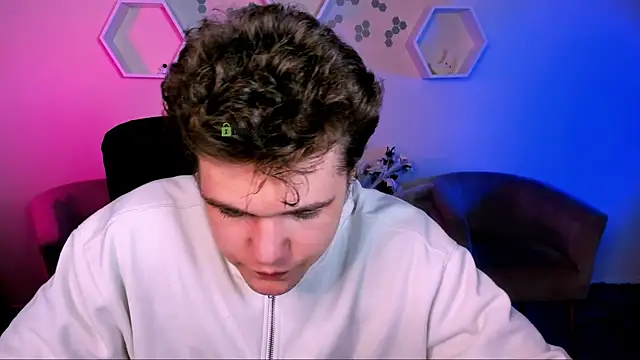 lucas_long_'s cam snapshot