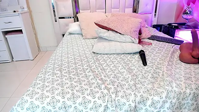 Yelena_mutiz's cam snapshot