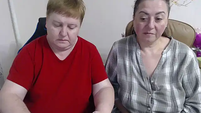 Bertie_Adeline's cam snapshot