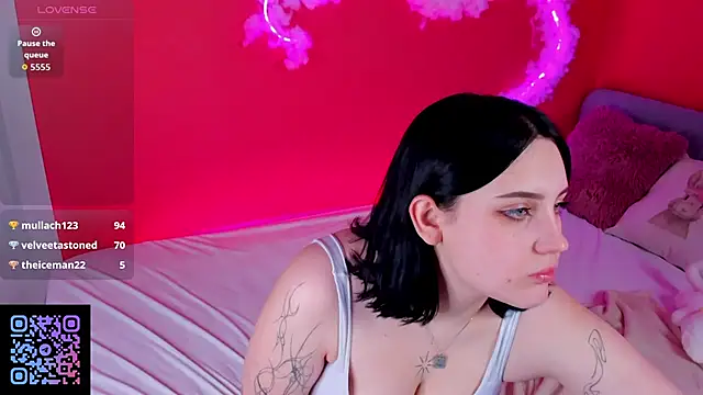 hey_tessa's cam snapshot