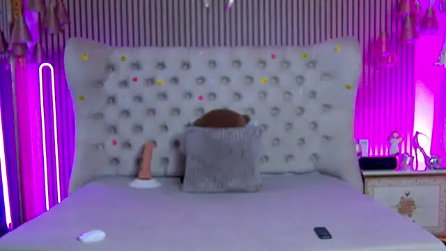 PlayfulShow's cam snapshot