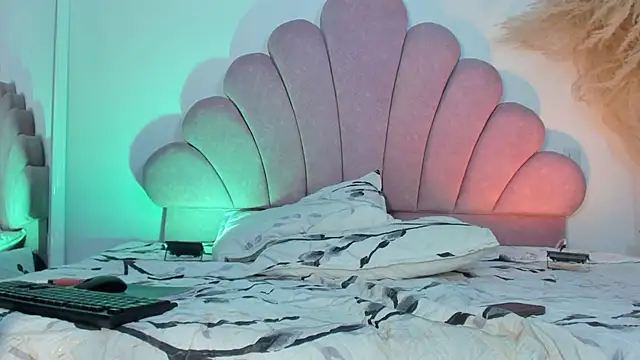 Dominique_Rae's cam snapshot