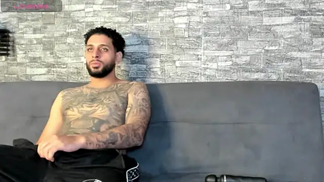 ASHLEY_AND_ASH's cam snapshot