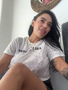 Sara-77 live sex cam