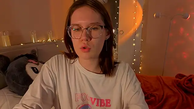 Mia_Luw's cam snapshot