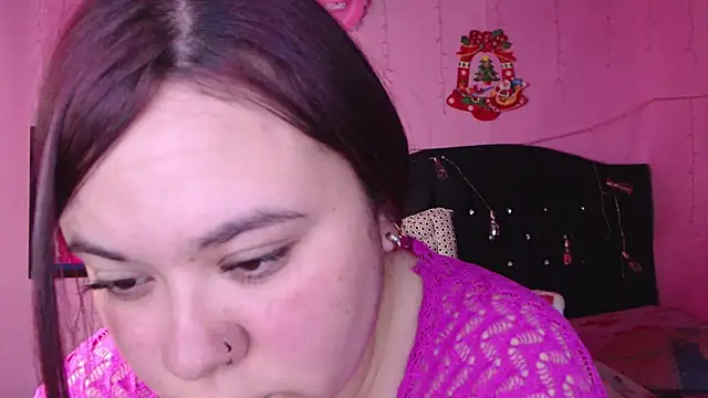 NikkiRous_'s cam snapshot