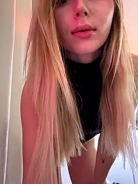 LunaRase's cam snapshot