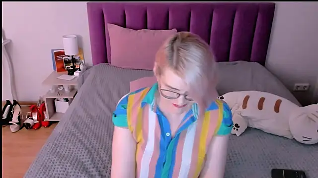 sabrinamacmarren's cam snapshot