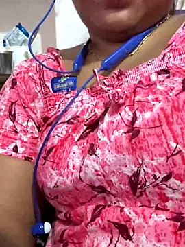 Tamil_Smiley_Queen's cam snapshot