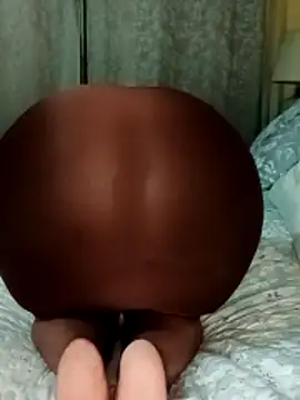 Luciouslips00's cam snapshot