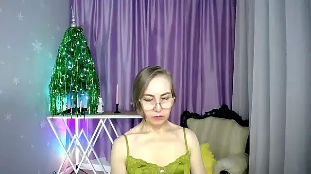 queen_a_n_i's cam snapshot