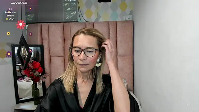 Issa_Milf__'s cam snapshot