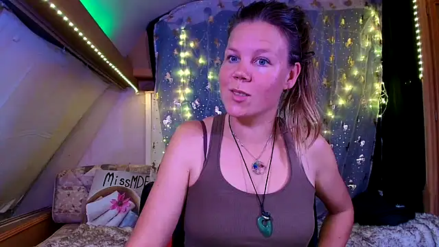 CallMeMaria's cam snapshot