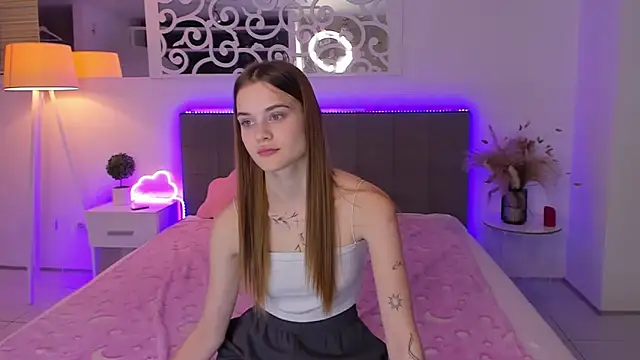 LuisaClover's cam snapshot