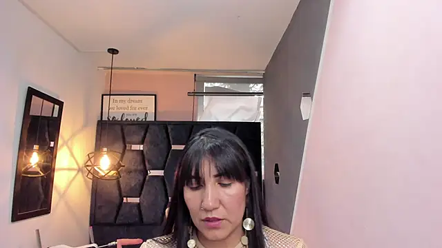 GiaFox_'s cam snapshot