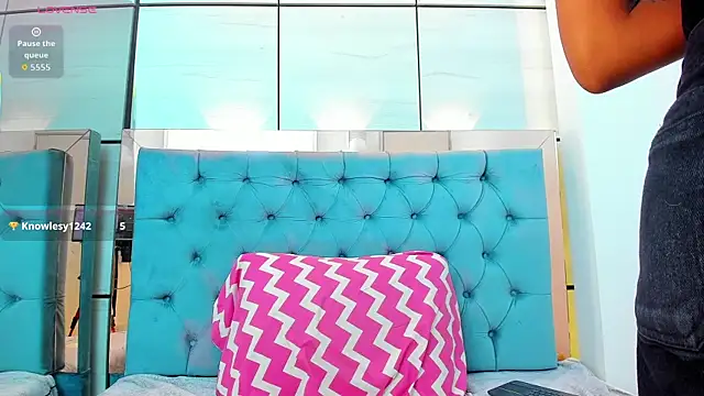 pocahontas_pow's cam snapshot