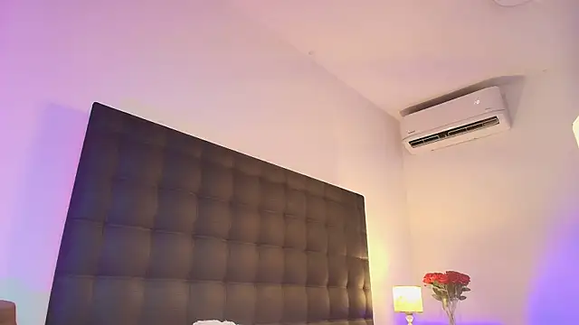 MOLLYWOODD's cam snapshot