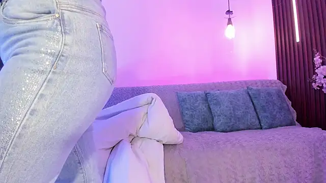 ArianaBaker's cam snapshot