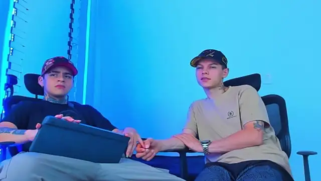 HOT_boy2025's cam snapshot