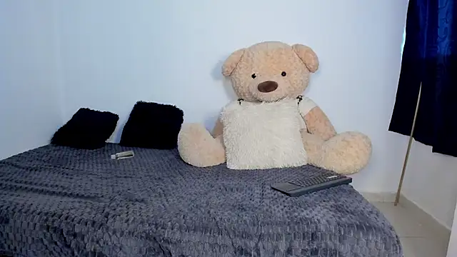 LittleParker's cam snapshot