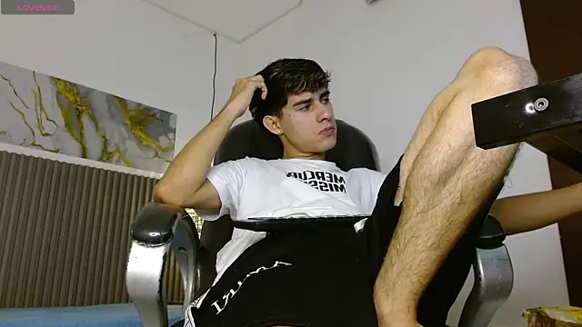 Dyla_n18's cam snapshot