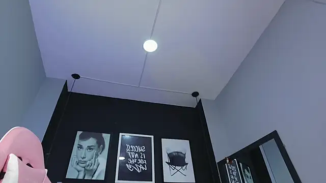 kitty_collins_'s cam snapshot