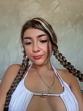 Sweed-virgin-pussy live sex cam