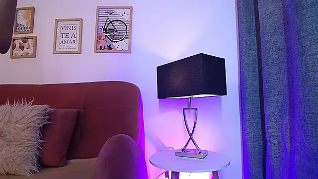 Karina2Smith's cam snapshot