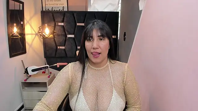 GiaFox_'s cam snapshot