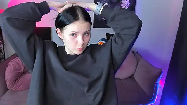 Leila_xxBaby's cam snapshot