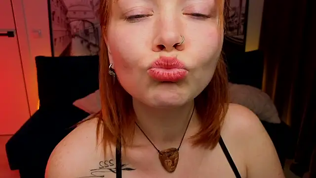 PaigeHalliwell_'s cam snapshot