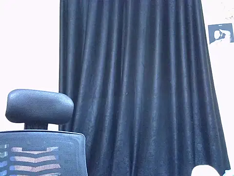 Horny-slut_'s cam snapshot