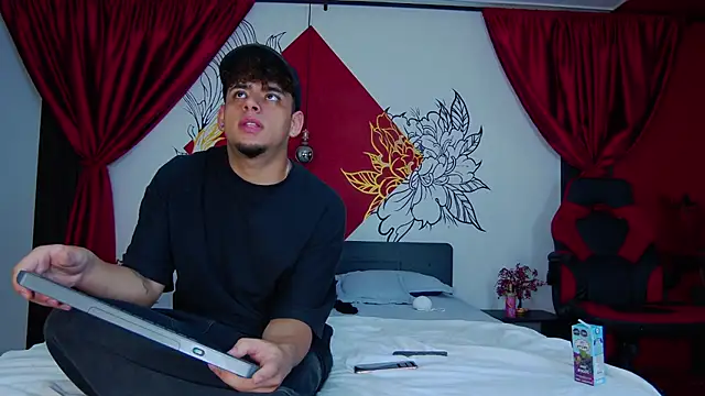 Kamie_SebasDolce's cam snapshot