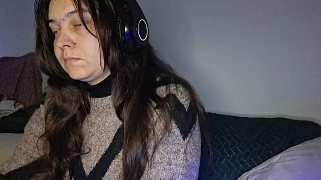 Cyndee_Winter's cam snapshot