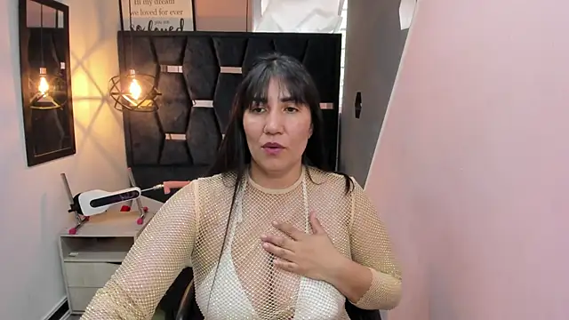 GiaFox_'s cam snapshot