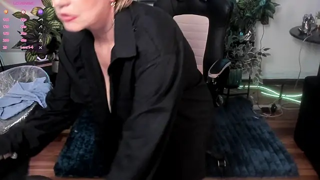 issa_soto_'s cam snapshot