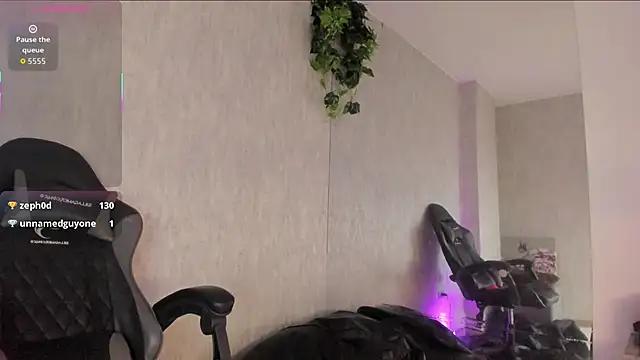 AriMonoban's cam snapshot