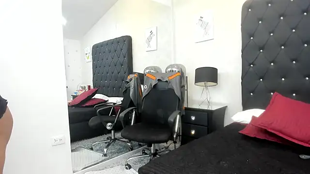 alana_johnson_0's cam snapshot