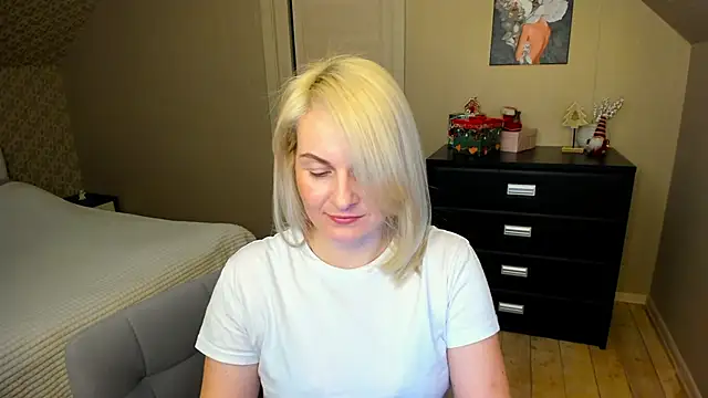 Alicee_Gracee's cam snapshot