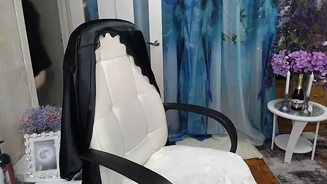 Mika_Passion live sex cam