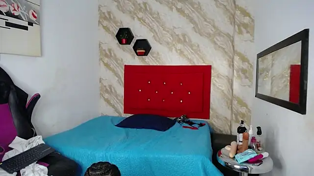 issa__love's cam snapshot