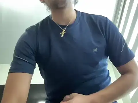 littlelatinhunter live sex cam