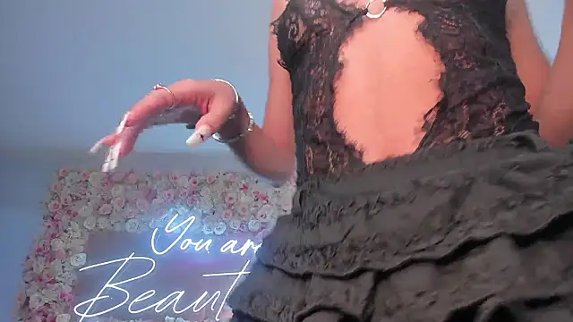 BellaCarteer_'s cam snapshot