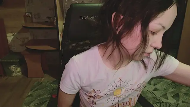 lalallalalaa-'s cam snapshot