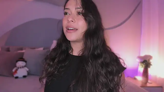 Nicolle_W's cam snapshot