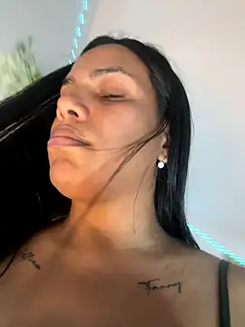 ArielleMillerr-'s cam snapshot