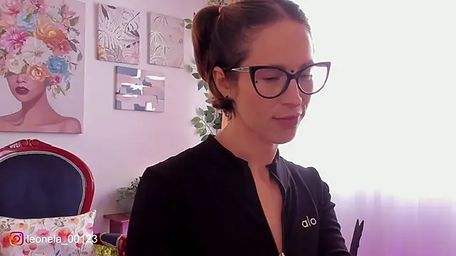 cuddlingbunny's cam snapshot