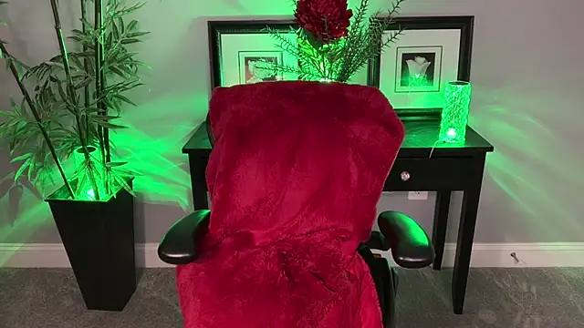 ItsNikki's cam snapshot