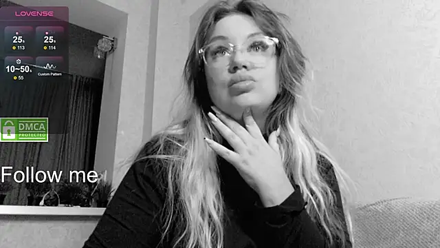 elven_dreams_'s cam snapshot