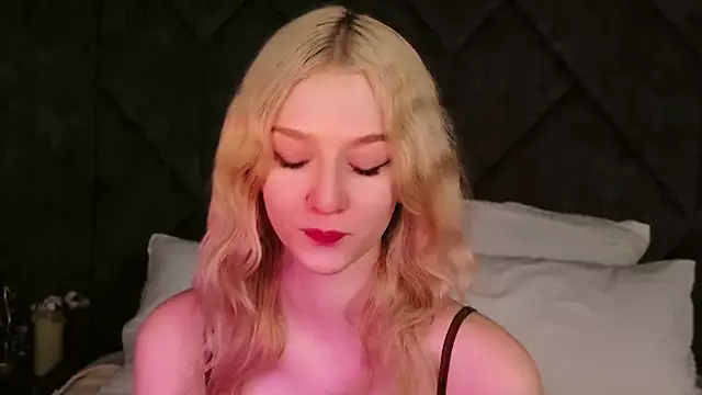 NaomiLoys's cam snapshot